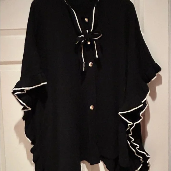 Cute Draper James Black Poncho with White Trim - Picture 1 of 7